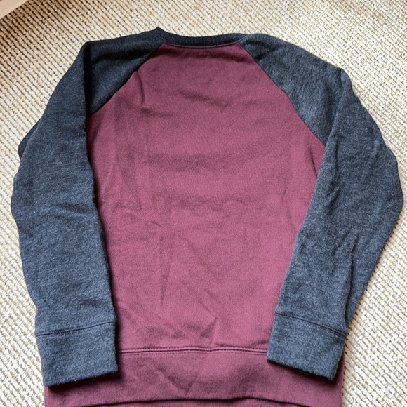 Jumping Beans Boys size 7 burgundy and gray crew neck sweatshirt - Picture 3 of 3